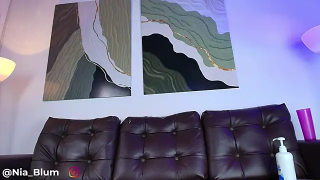 Nia_Blum webcam