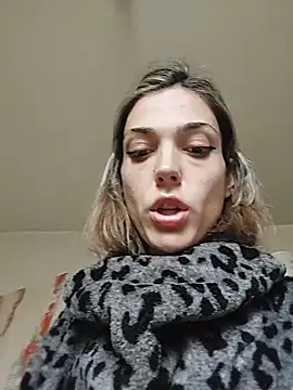 SheTheDeeevil webcam