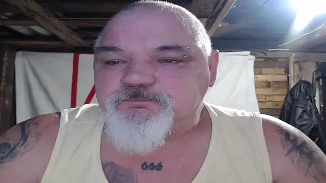 Newfiesausage1972 webcam