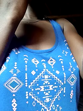 Black_juicy24 webcam