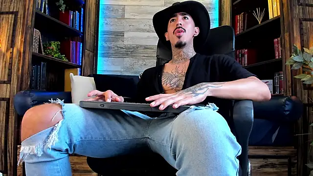 Donovan_Desmond webcam