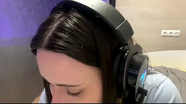 AngeliqueSulima webcam