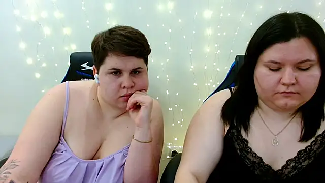 BeckyAndHellen webcam