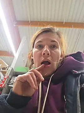 Lina_lou4's Stripchat show and profile