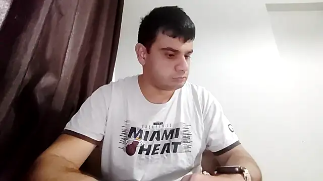 TurkishNudistMan webcam