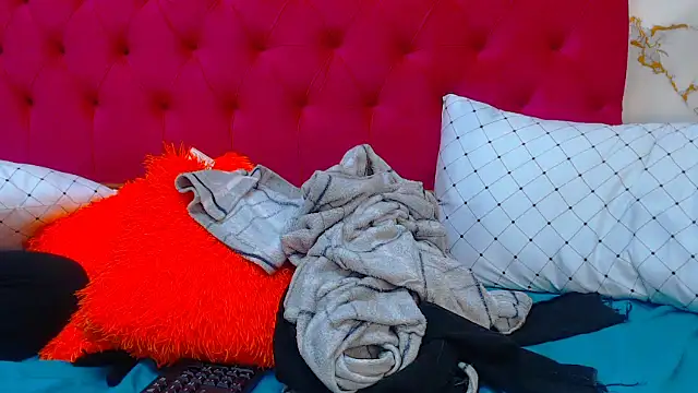 SEXYELLOWALICE webcam