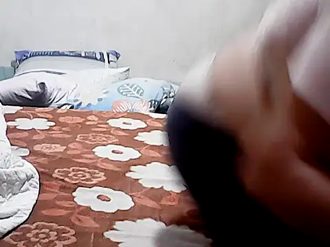 HornyPussie69 webcam