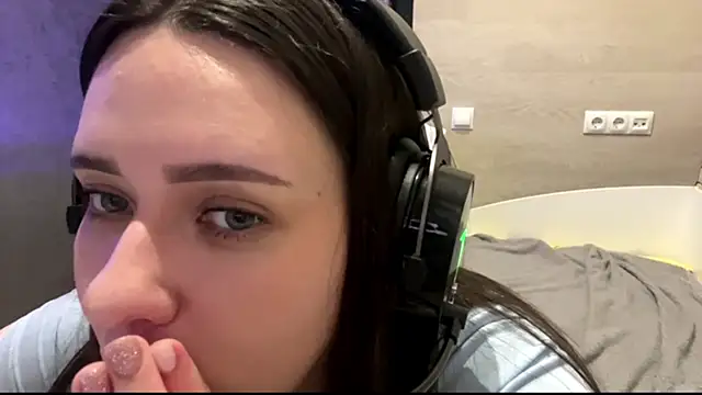 AngeliqueSulima webcam