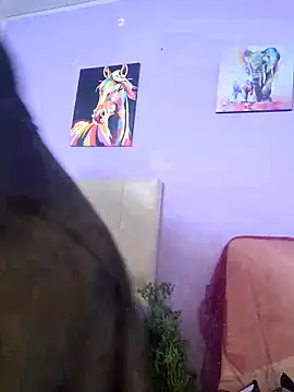 Scarlet_curly webcam