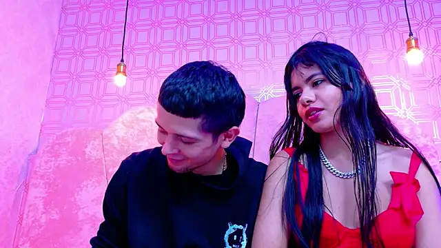 CharlotteandTayl... Live Webcam on Stripchat