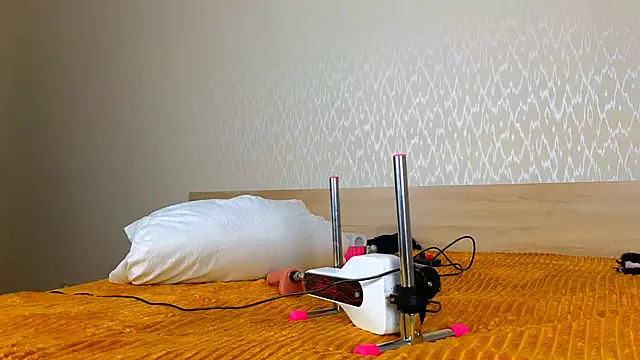 Cowell_Adelina webcam