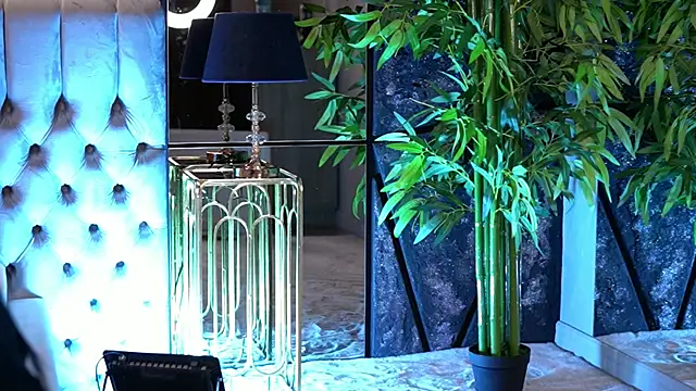 arabellaposh (F young) - oil my boobs