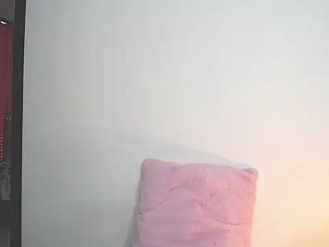 charlottekiss99 webcam