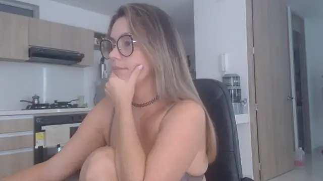 LovePaula webcam