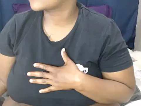 SweetieQueen1 webcam