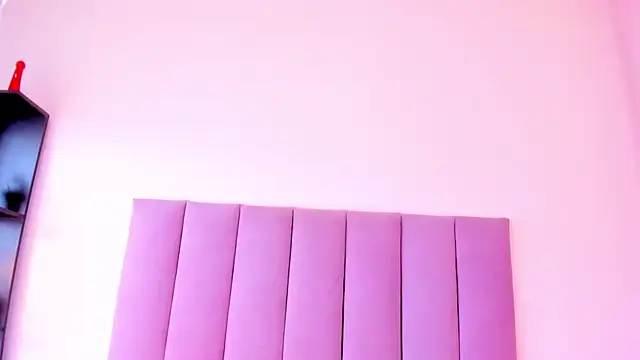 violet_myerrs webcam