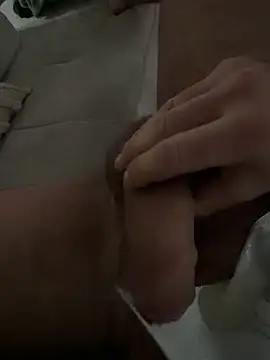 jesuislabb01 live cam screenshot male on Wusca – Live Webcams, Replays & GIFs