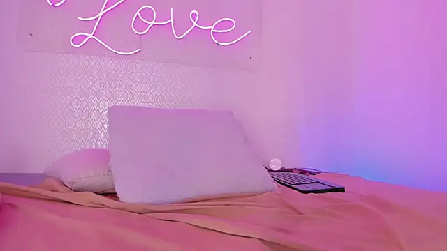 aleksandramiller_ webcam