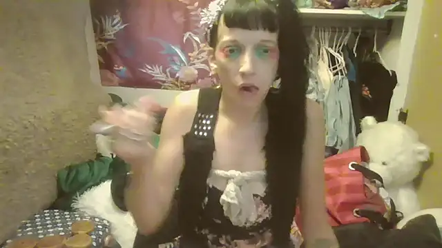 whitetrashdirtyslut webcam