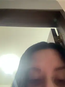 lucy_grey25 (F young) - 2 fingers in my pussy