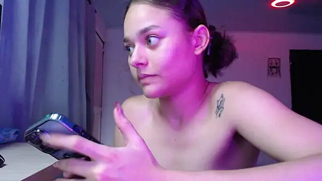 LittleCheerry69 webcam