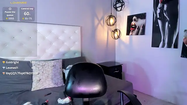 Nicollee_Heart webcam