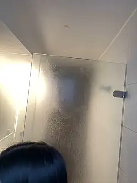 Alyshanon18's Stripchat show and profile