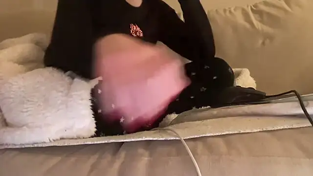 ijustturned18today webcam