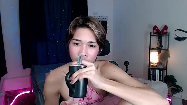 Ivoryhotcummer webcam