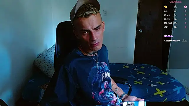 bray_hotboy777 webcam