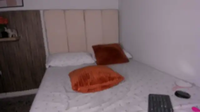 Lunita_naughty webcam