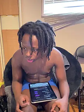 YourLittleBoyfriend webcam