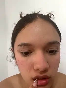 TinyCurlQueen webcam