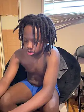 YourLittleBoyfriend webcam