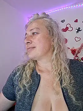 sofiacurvy_45 webcam