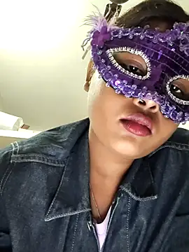 Eiinhjklamsntniil webcam