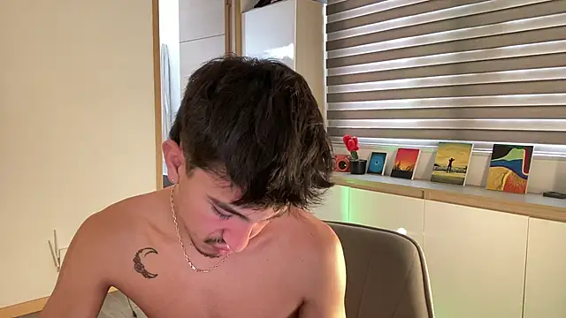 sweettaaron01 webcam