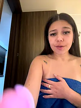 Alyshanon18's Stripchat show and profile