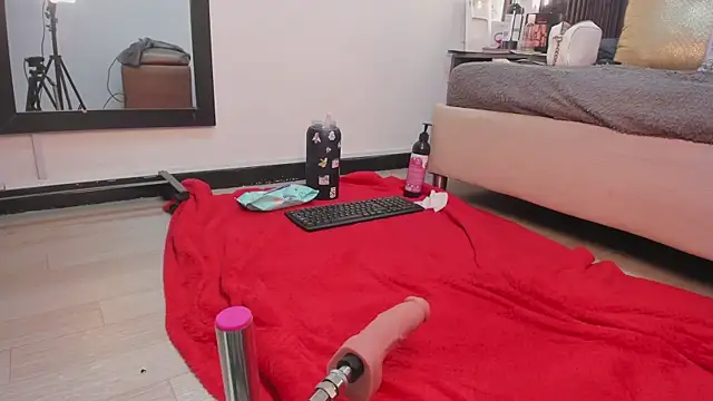 web cam striptease  Rebecca1