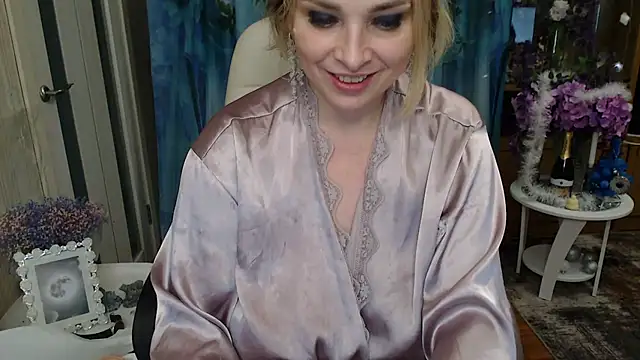 online cam Mika Passion