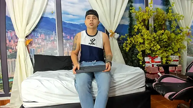 SabrinaAndEddy webcam