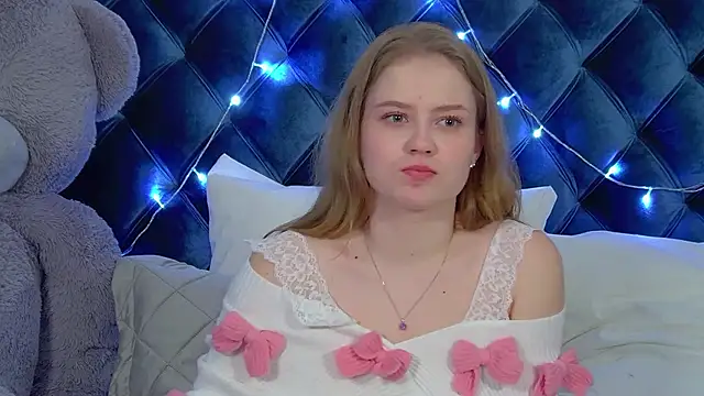 SelinSwarovski webcam