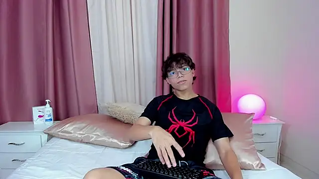 Honeymoon_sariel webcam