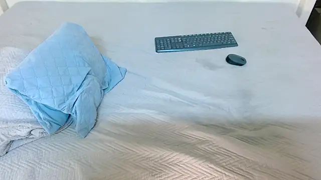 milanzaire - MilanZaire's free webcam - UK Sex Cams