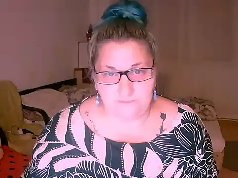 BlondyBigBoobs webcam