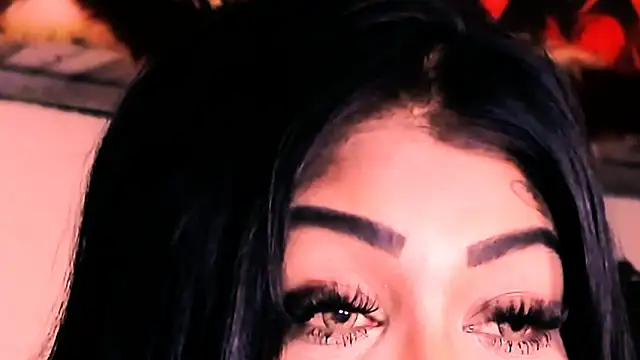 indian_dreamgirl webcam