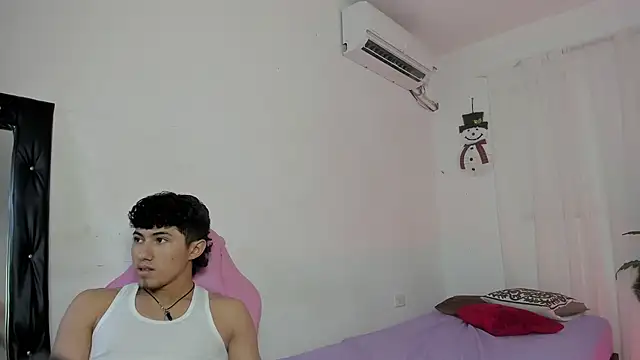 laura_and_kevin - Laura_and_Kevin's free webcam - UK Sex Cams