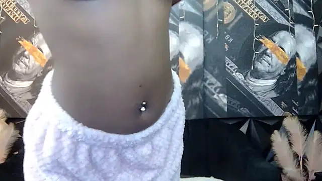 Lilmisbaddyxxx webcam