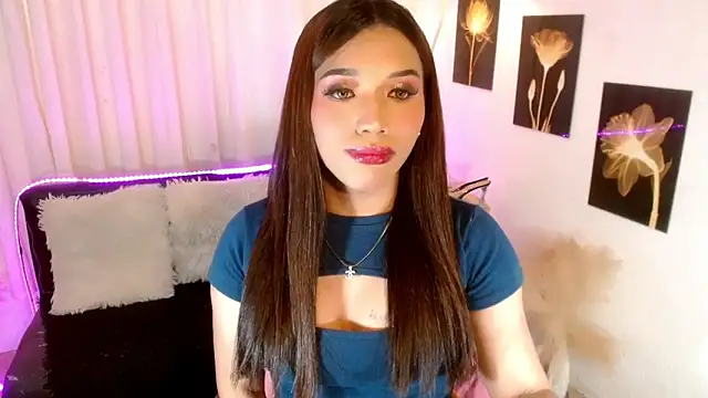 HeavenlyHugeCock webcam