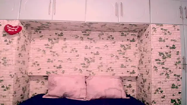 IndianSexyLove00 webcam